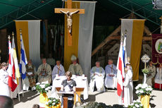 Festgottesdienst zum 1.000 Todestag des Heiligen Heimerads auf dem Hasunger Berg (Foto: Karl-Franz Thiede)